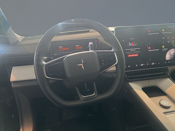 Polestar 4 5 of 12