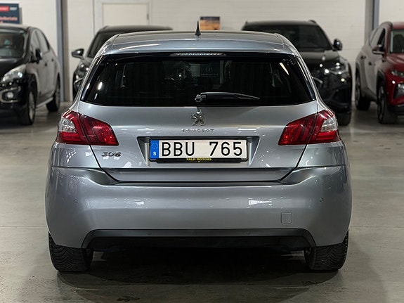 Peugeot 308 4 of 5