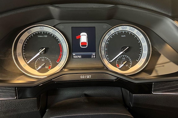 Skoda Superb 14 of 24