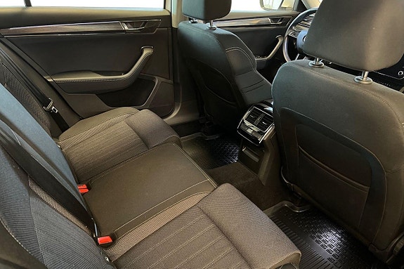 Skoda Superb 9 of 24