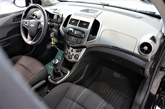 Chevrolet Aveo 11 of 19