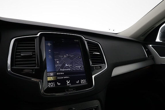 Volvo XC90 14 of 20