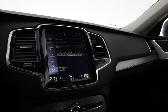 Volvo XC90 16 of 20