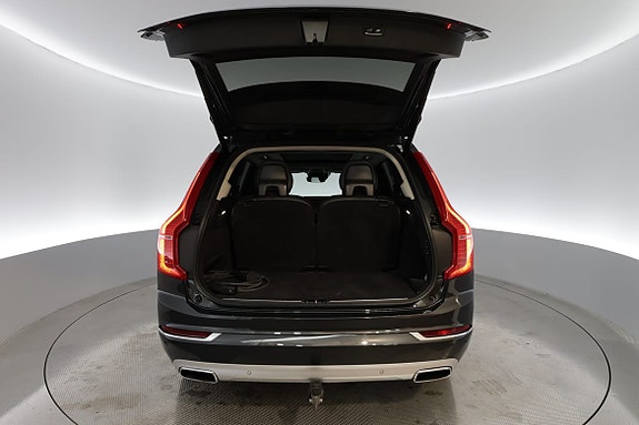 Volvo XC90 17 of 20