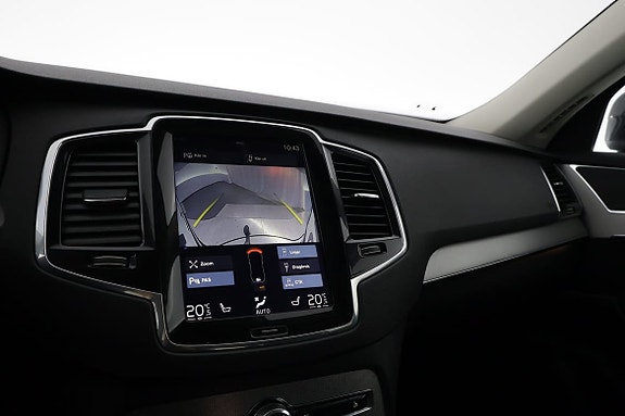 Volvo XC90 15 of 20