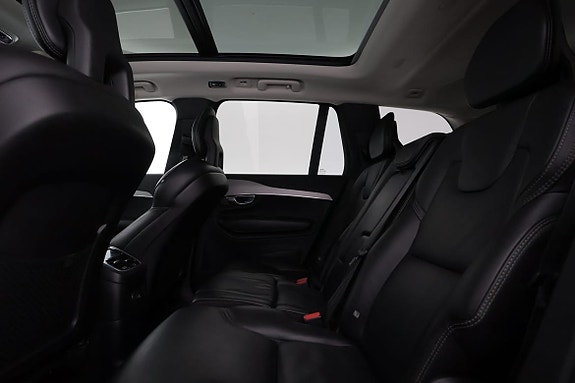 Volvo XC90 11 of 20