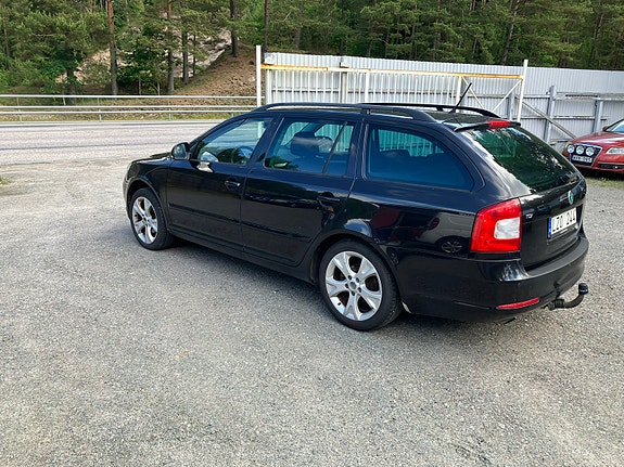 Skoda Octavia 3 of 9