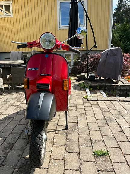Vespa Px200e 2 of 4
