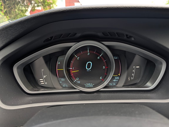 Volvo V40 Cross Country 11 of 11