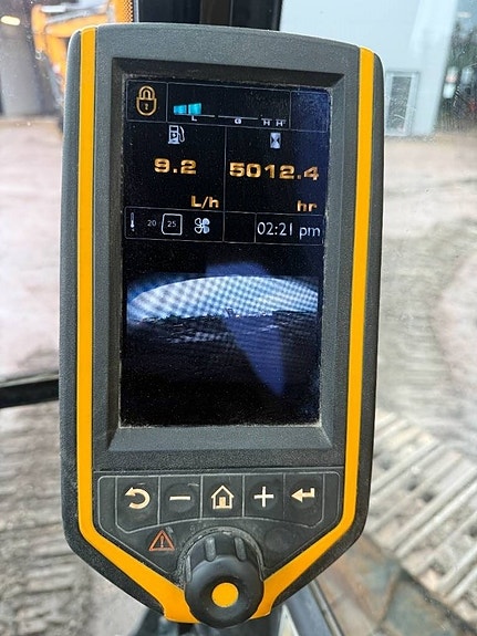 JCB JS 210 LC Centralsmörjning Engcon rototilt 7 of 11