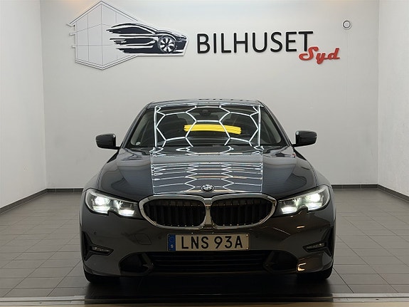 BMW 320 14 of 17