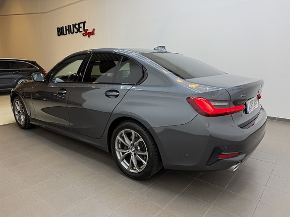 BMW 320 3 of 5