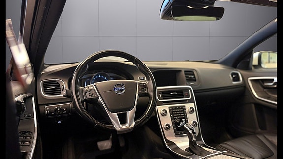 Volvo V60 3 of 30