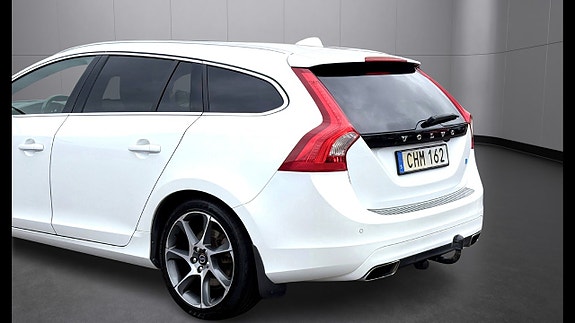 Volvo V60 8 of 30