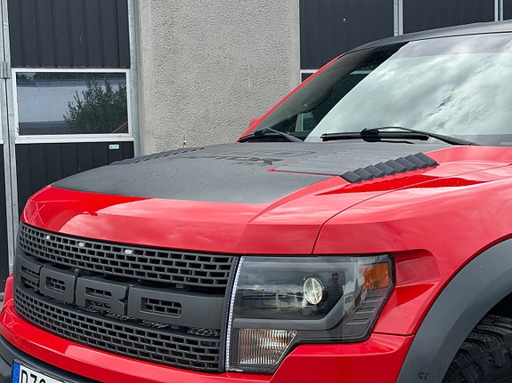 Ford F-150 4 of 5