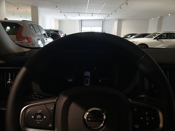 Volvo XC60 13 of 15