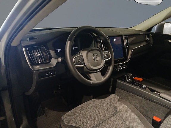 Volvo XC60 5 of 15