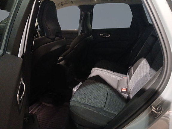 Volvo XC60 8 of 15