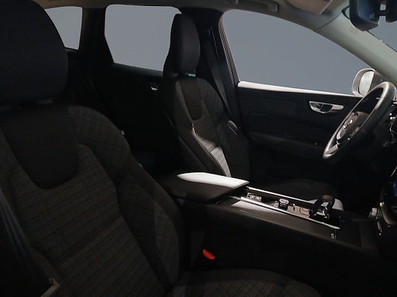 Volvo XC60 7 of 15