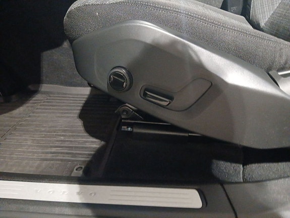 Volvo XC60 12 of 15