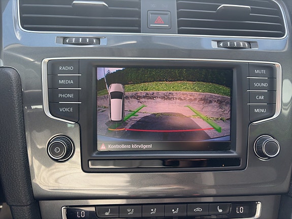 Volkswagen Golf Alltrack 12 of 14