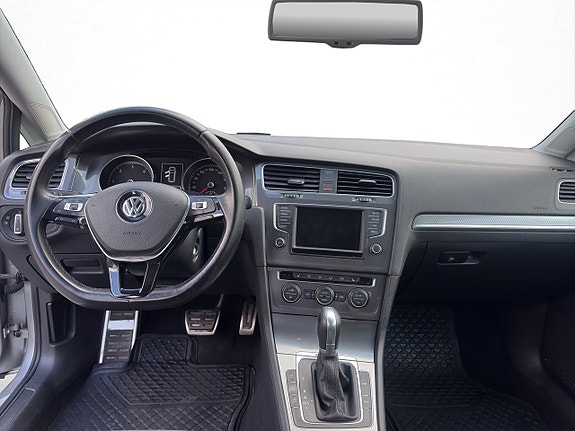 Volkswagen Golf Alltrack 9 of 14