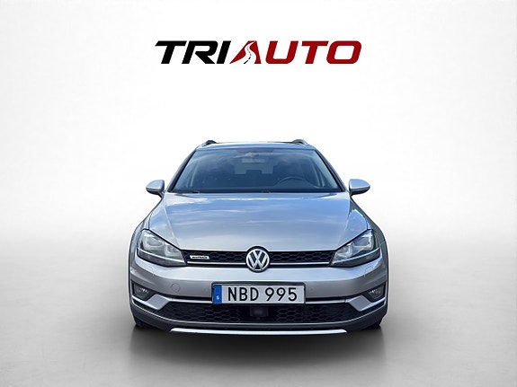 Volkswagen Golf Alltrack 2 of 14