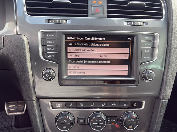 Volkswagen Golf Alltrack 13 of 14