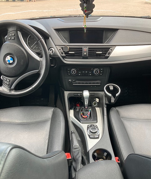 BMW X1 3 of 5