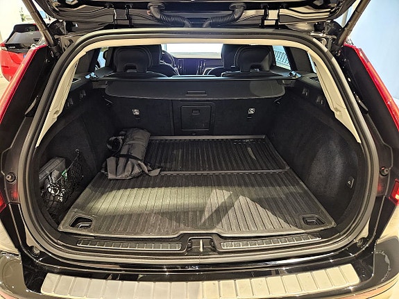 Volvo V60 Cross Country 9 of 26