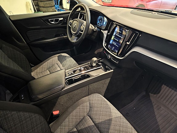 Volvo V60 Cross Country 15 of 26