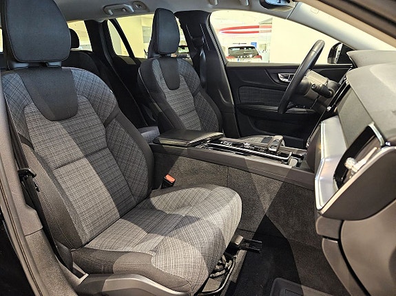 Volvo V60 Cross Country 17 of 26