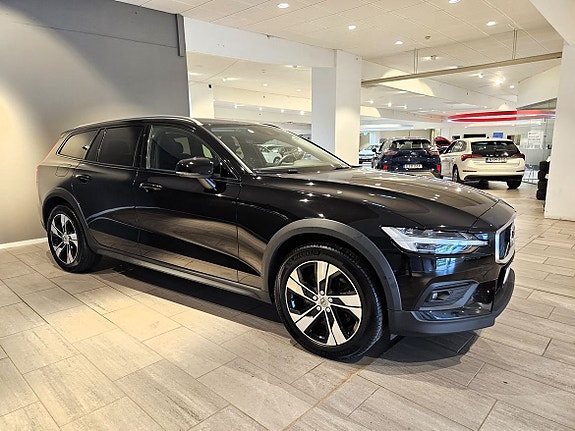 Volvo V60 Cross Country 4 of 5