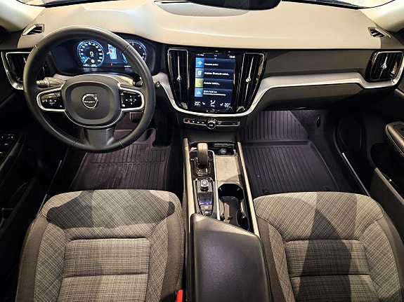 Volvo V60 Cross Country 14 of 26