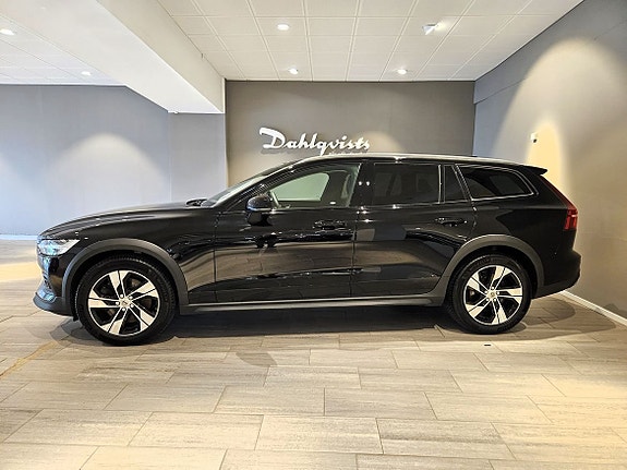 Volvo V60 Cross Country 5 of 5