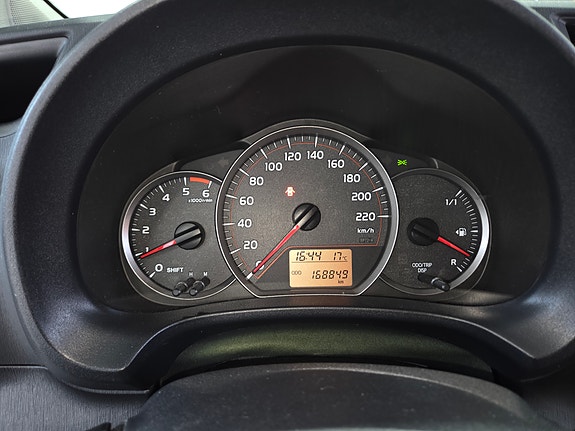 Toyota Yaris 4 of 5