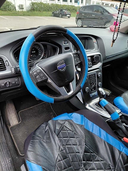 Volvo V40 13 of 15