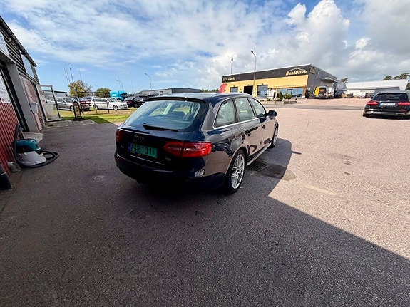 Audi A4 4 of 5