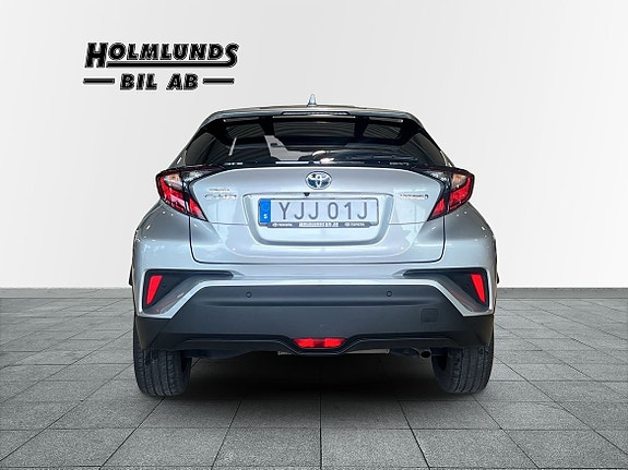 Toyota C-HR 4 of 22