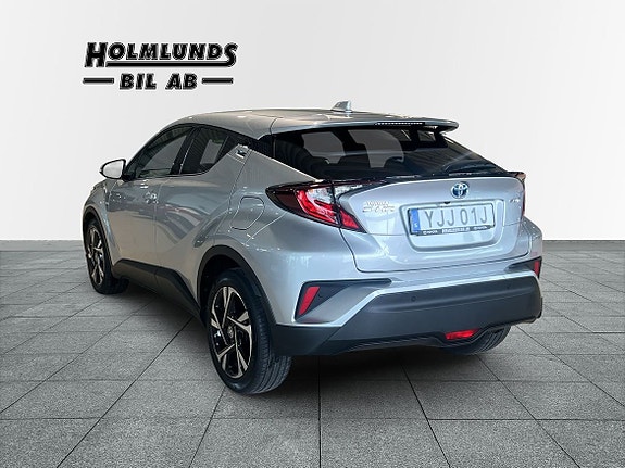 Toyota C-HR 2 of 22