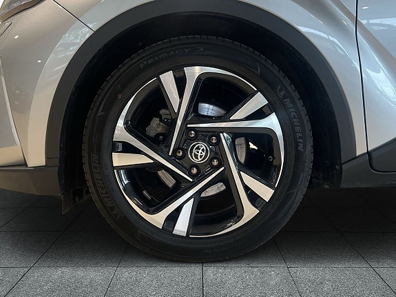 Toyota C-HR 16 of 22