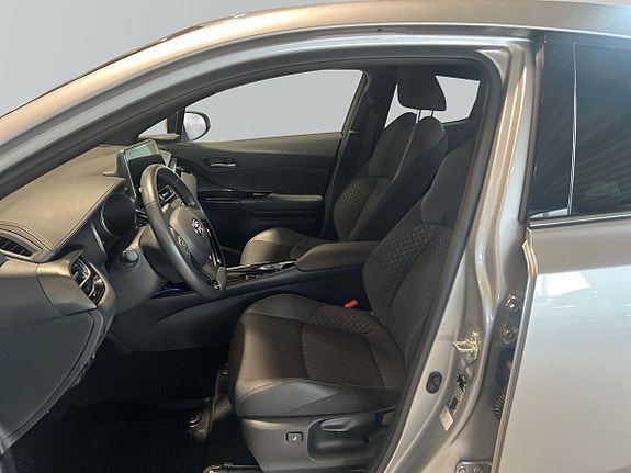 Toyota C-HR 12 of 22