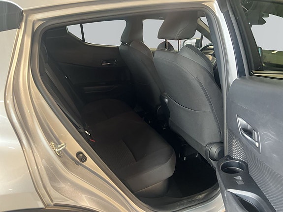 Toyota C-HR 7 of 22
