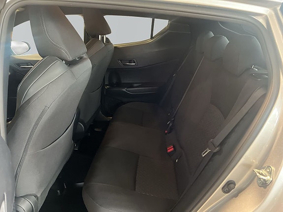 Toyota C-HR 11 of 22