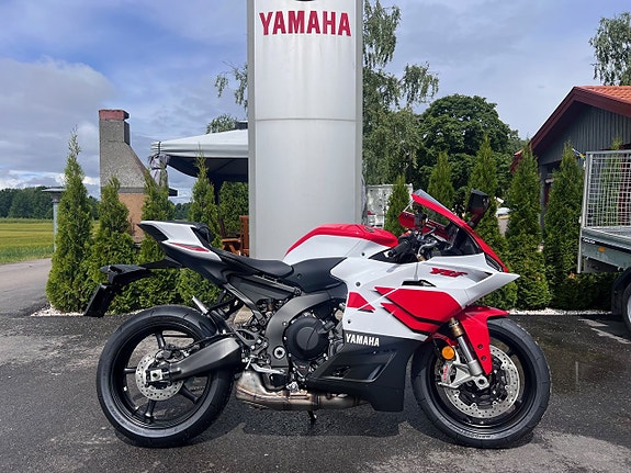 Yamaha YZF-R9 70th anniversary Finns i butik för omgående leverans