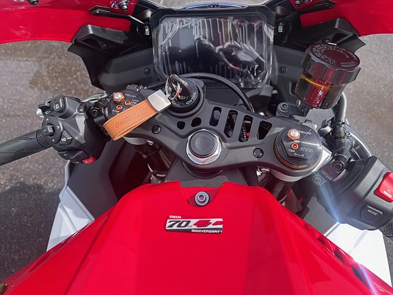 Yamaha YZF-R9 70th anniversary Finns i butik för omgående leverans 5 of 11