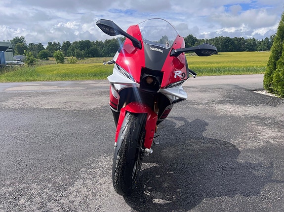 Yamaha YZF-R9 70th anniversary Finns i butik för omgående leverans 4 of 11