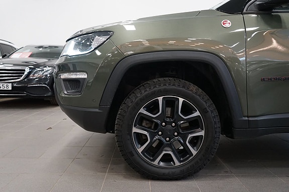 Jeep Compass 21 of 29