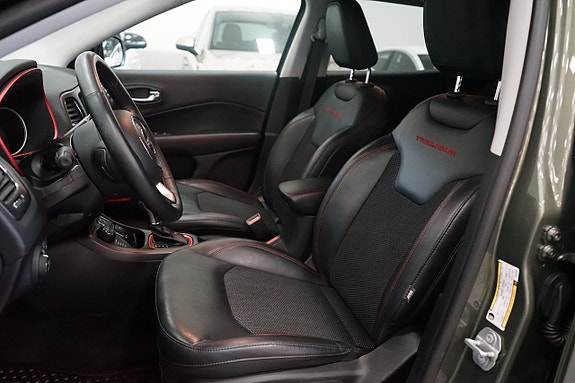 Jeep Compass 15 of 29