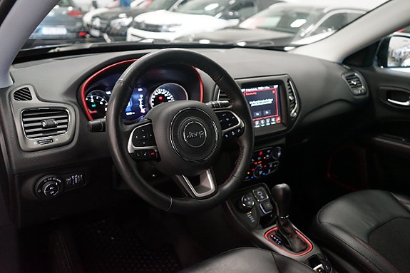 Jeep Compass 14 of 29